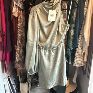 Hello Molly sage mini one sleeve dress